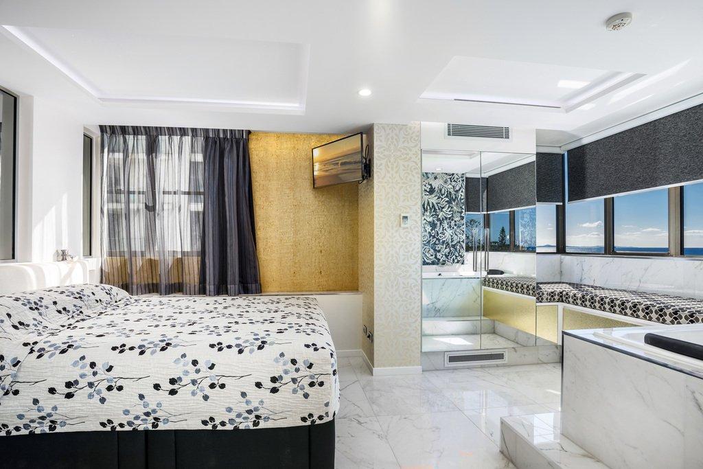 2 Bedroom Luxury Beachfront Apartment